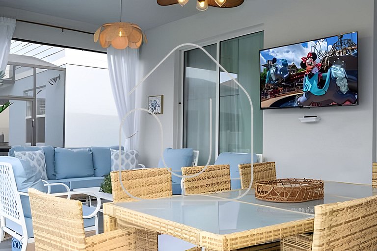 Windsor Island 5BR Villa w/ Pool & Game Room