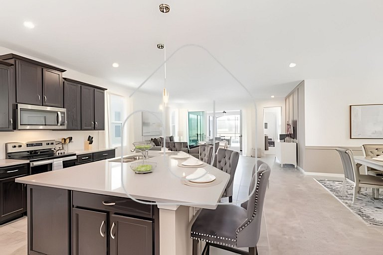 Elegant 7BR Villa w/ Pool & Resort Access