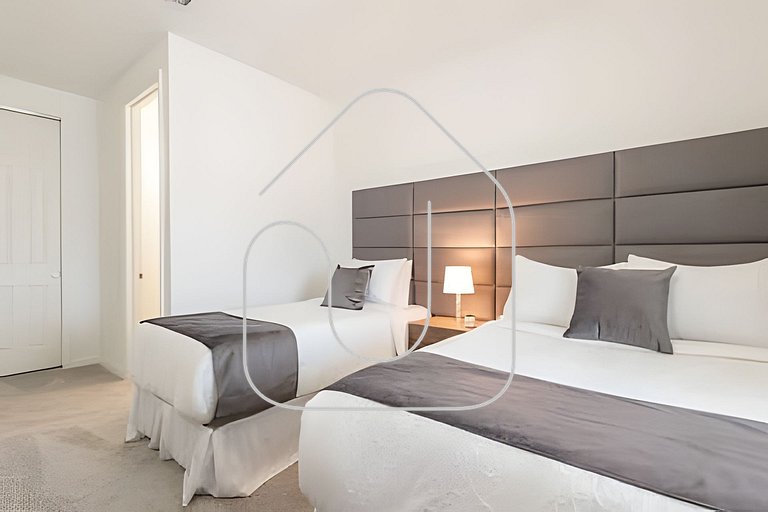 Elegant 7BR Villa w/ Pool & Resort Access