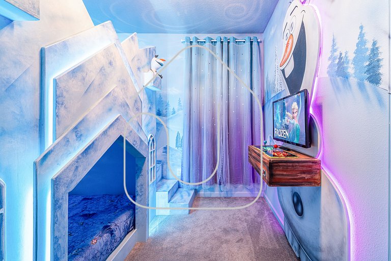 Luxury 8BR Villa w/ Cinema, Game Room, Pool