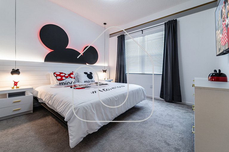 Mansão 8Q Disney c/ Cinema, Game Room, Piscina