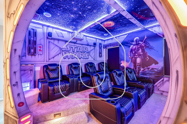 Luxury 8BR Villa w/ Cinema, Game Room, Pool