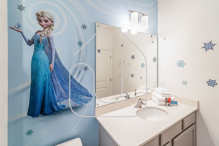 Luxury 8BR Villa w/ Cinema, Game Room, Pool