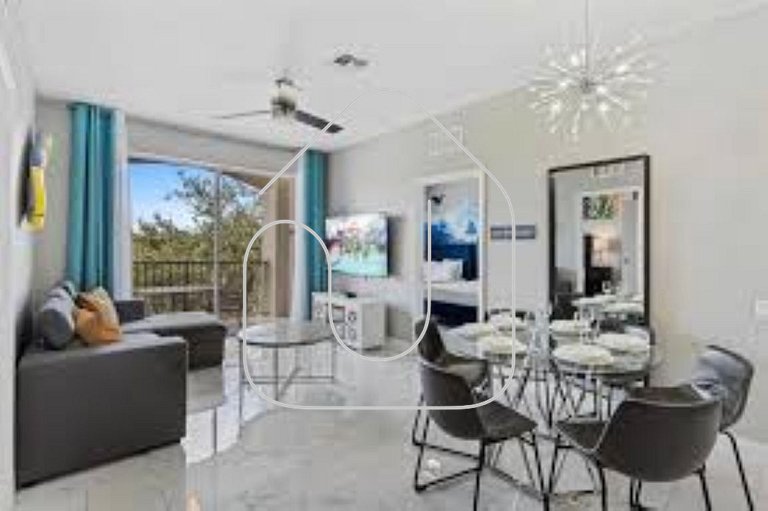 Vista Cay 3BR Condo w/ Balcony & Resort Pool