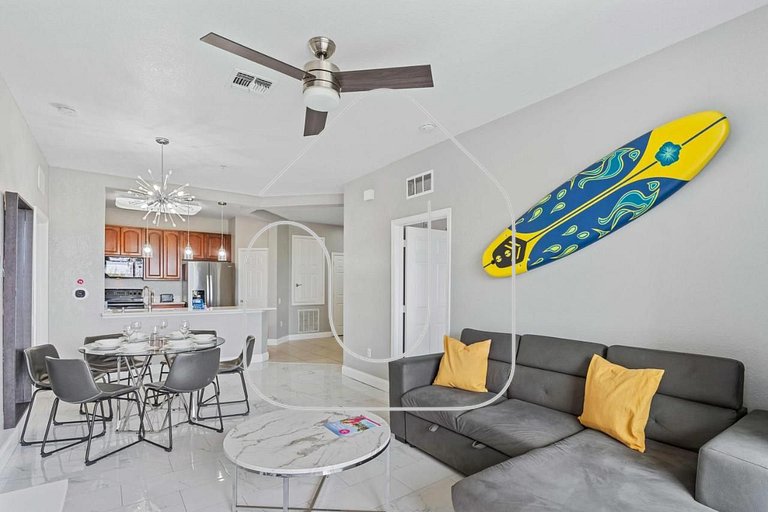 Vista Cay 3BR Condo w/ Balcony & Resort Pool