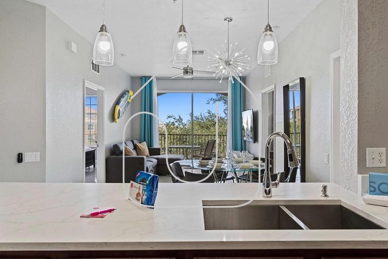 Vista Cay 3BR Condo w/ Balcony & Resort Pool