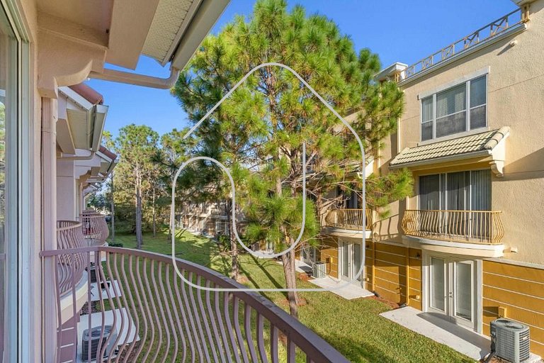 Modern 3BR Vista Cay Townhome