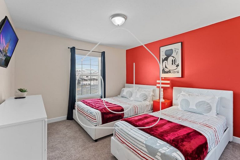 Disney 4BR Townhome w/ Pool Storey Lake