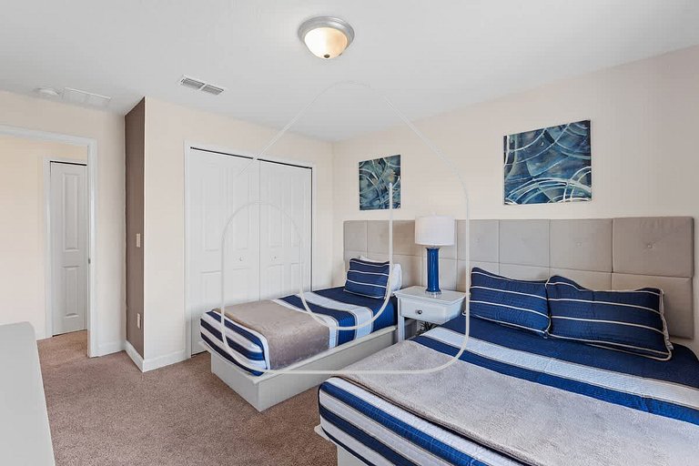 Disney 4BR Townhome w/ Pool Storey Lake