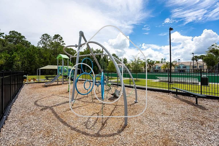 Disney 4BR Townhome w/ Pool Storey Lake