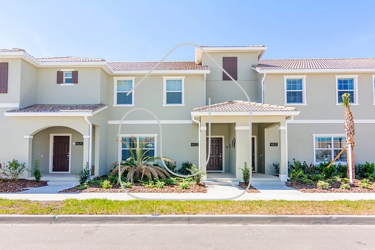 Disney 4BR Townhome w/ Pool Storey Lake