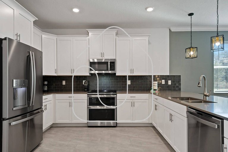 9BR Resort Villa w/ Pool - 7mi to Disney