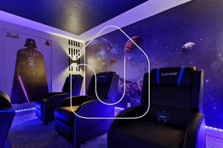 9BR Resort Villa w/ Pool - 7mi to Disney