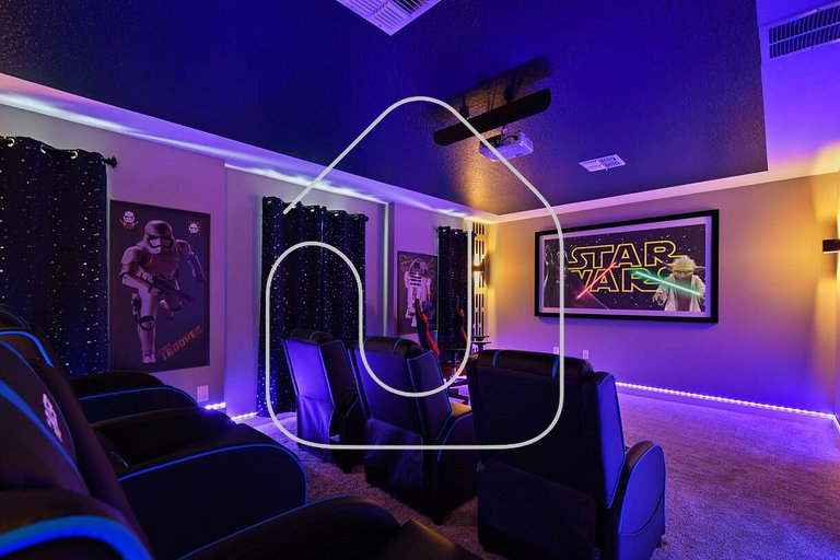 9BR Resort Villa w/ Pool - 7mi to Disney