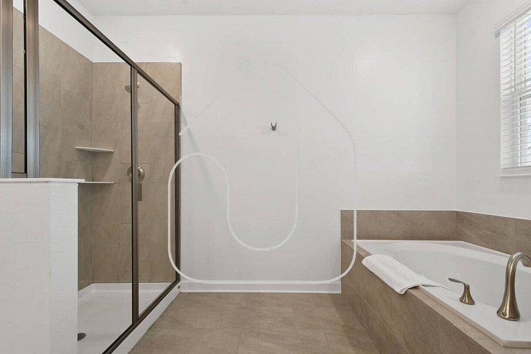 9BR Resort Villa w/ Pool - 7mi to Disney