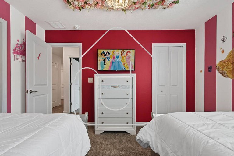 9BR Resort Villa w/ Pool - 7mi to Disney