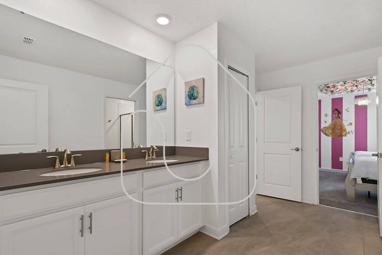 9BR Resort Villa w/ Pool - 7mi to Disney