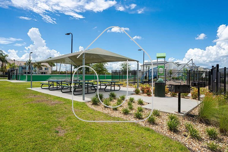 9BR Resort Villa w/ Pool - 7mi to Disney