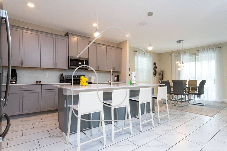 6BR Villa w/ Pool, Spa & Resort — Close to Disney
