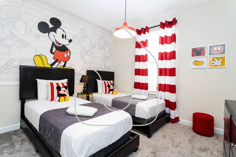 6BR Villa w/ Pool, Spa & Resort — Close to Disney