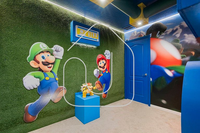 8BR Windsor Westside Home w/ Private Pool