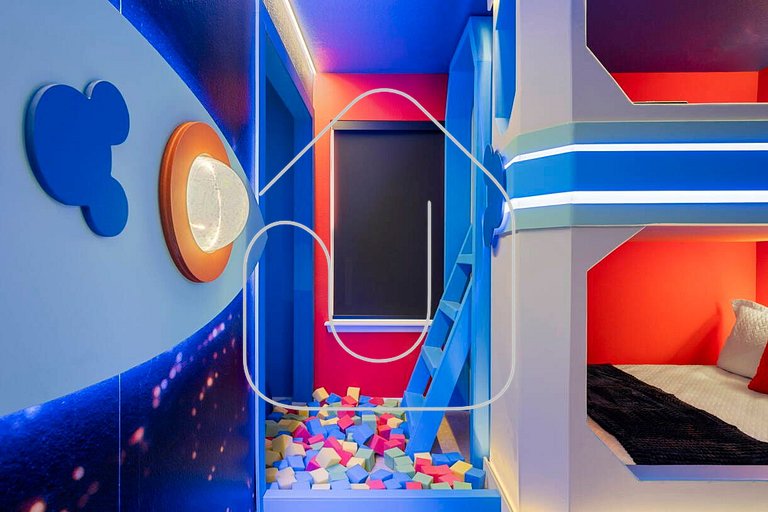 8BR Windsor Westside Home w/ Private Pool