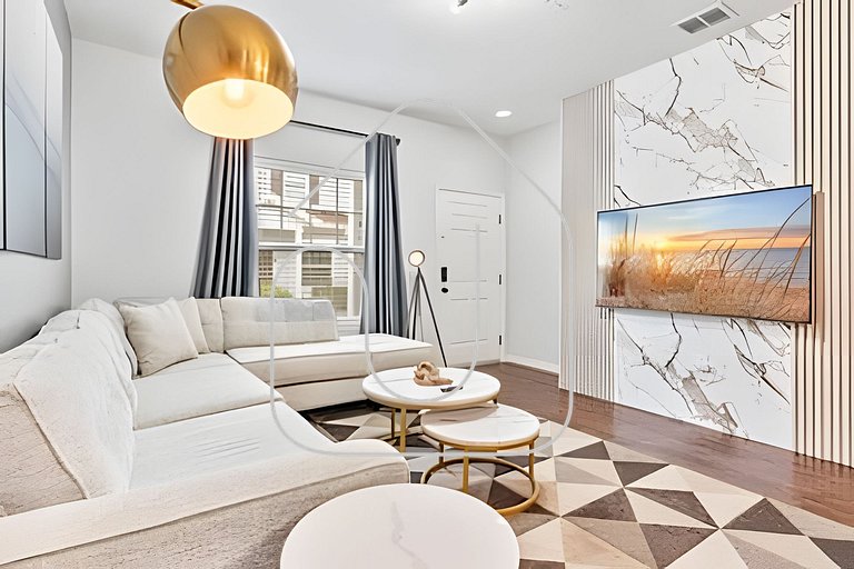 Modern 3BR Condo near Disney + Resort Pool