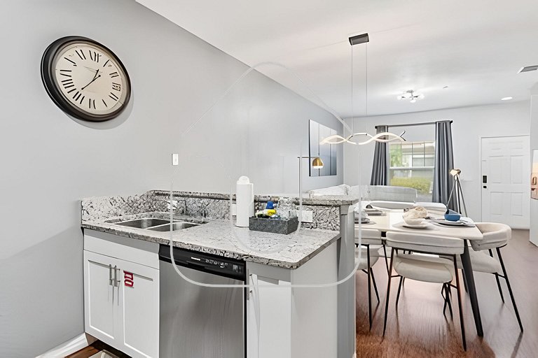 Modern 3BR Condo near Disney + Resort Pool