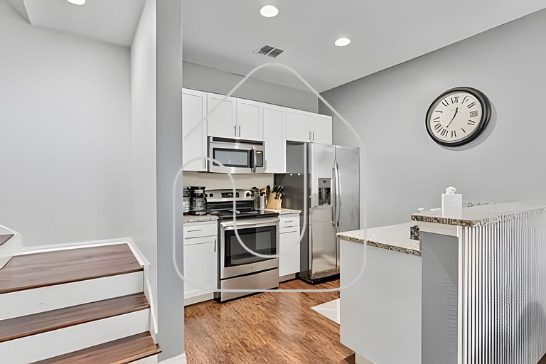 Modern 3BR Condo near Disney + Resort Pool