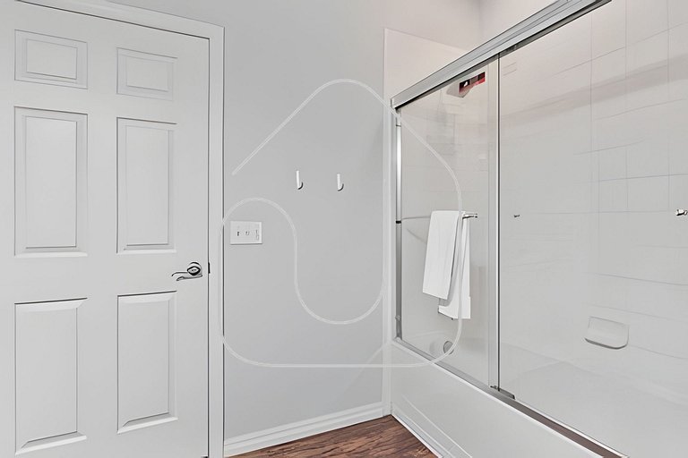 Modern 3BR Condo near Disney + Resort Pool