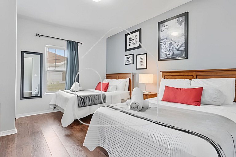 Modern 3BR Condo near Disney + Resort Pool