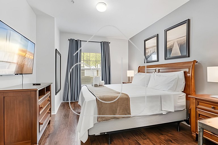 Modern 3BR Condo near Disney + Resort Pool