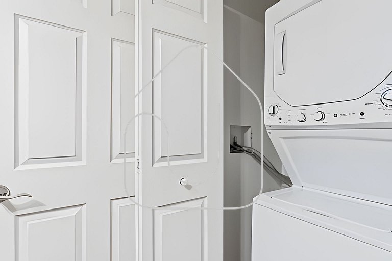 Modern 3BR Condo near Disney + Resort Pool