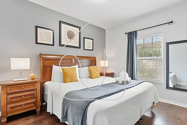 Modern 3BR Condo near Disney + Resort Pool