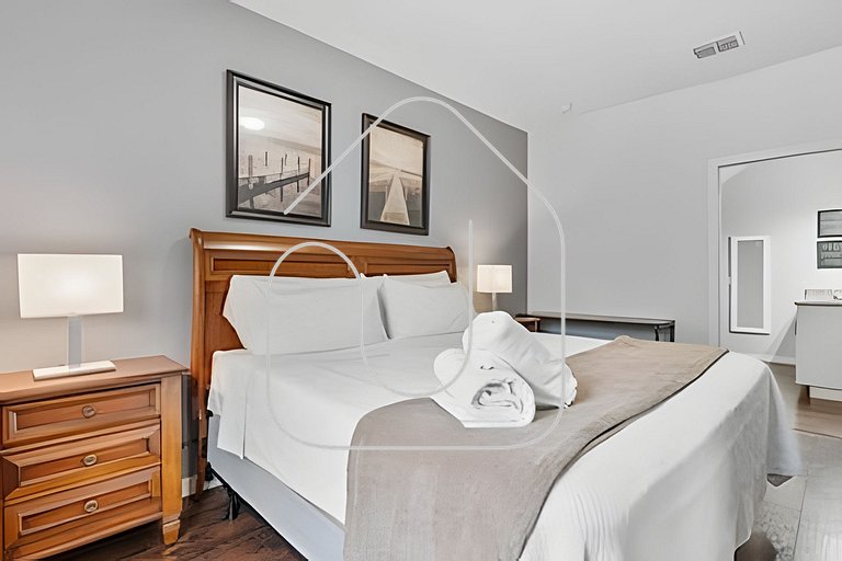 Modern 3BR Condo near Disney + Resort Pool