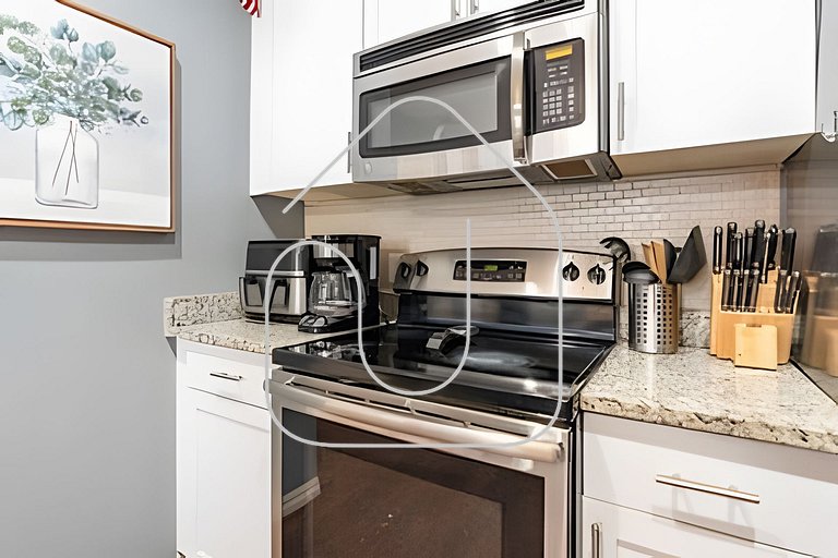 Modern 3BR Condo near Disney + Resort Pool