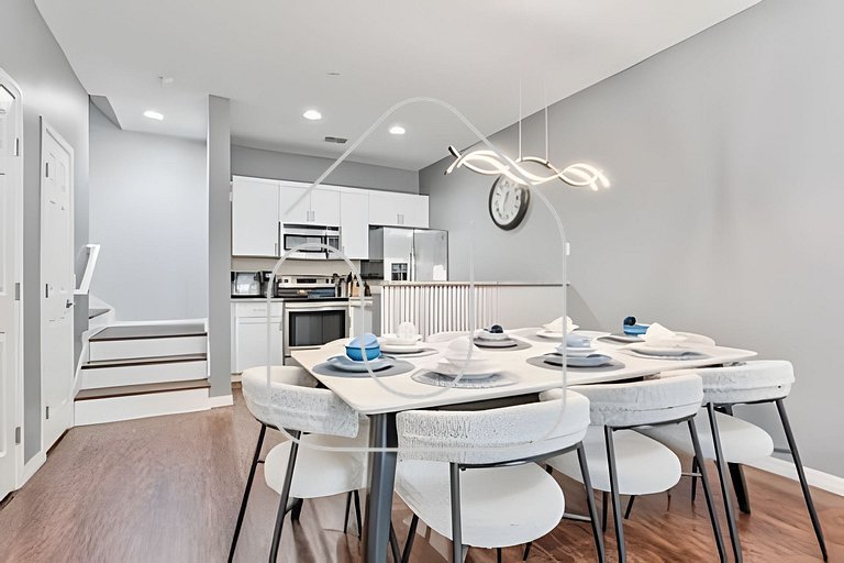 Modern 3BR Condo near Disney + Resort Pool