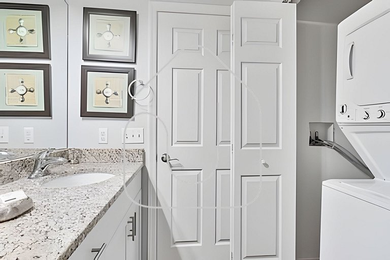 Modern 3BR Condo near Disney + Resort Pool