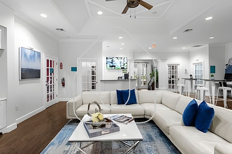 Modern 3BR Condo near Disney + Resort Pool