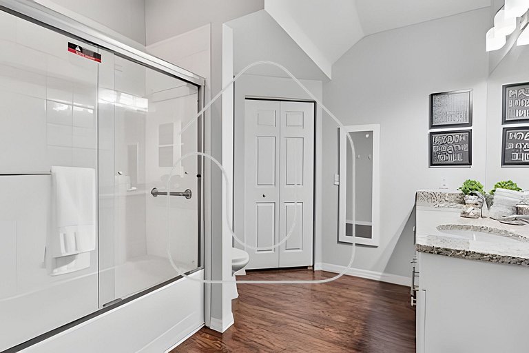 Modern 3BR Condo near Disney + Resort Pool