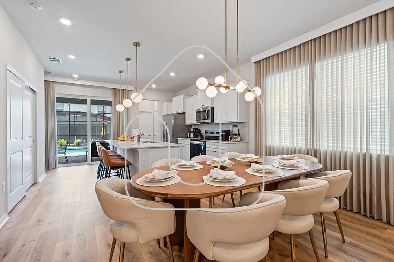 Vila Luxuosa 5 Quartos com Piscina e Lazer