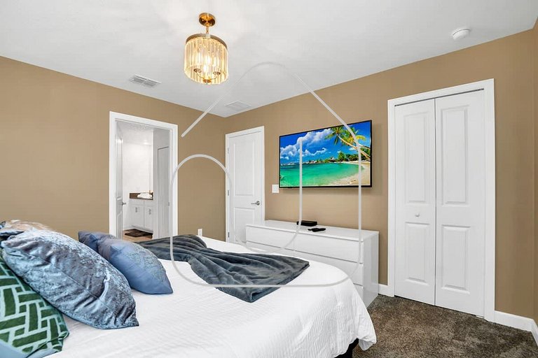 Storey Lake 9BR Villa w Pool, Theater, Game Room