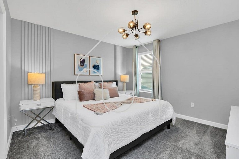 Storey Lake 9BR Villa w Pool, Theater, Game Room