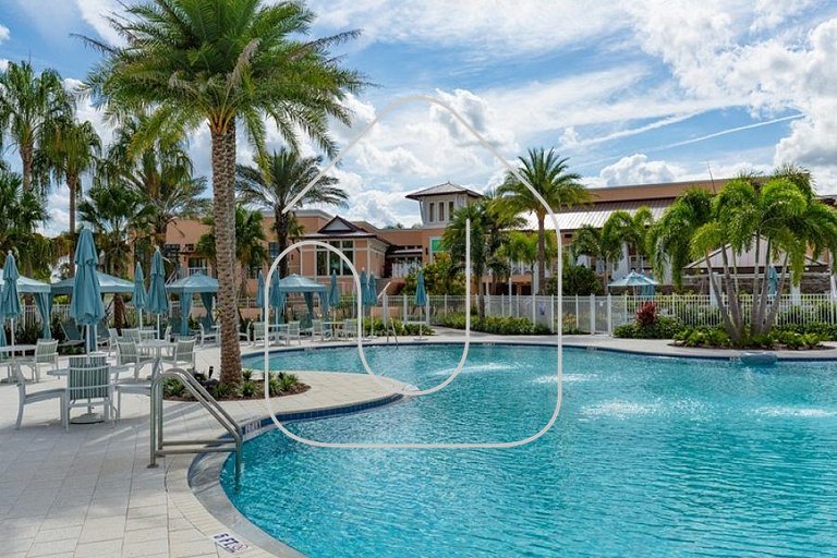 7‑Bed Villa with Private Pool – Solara Resort