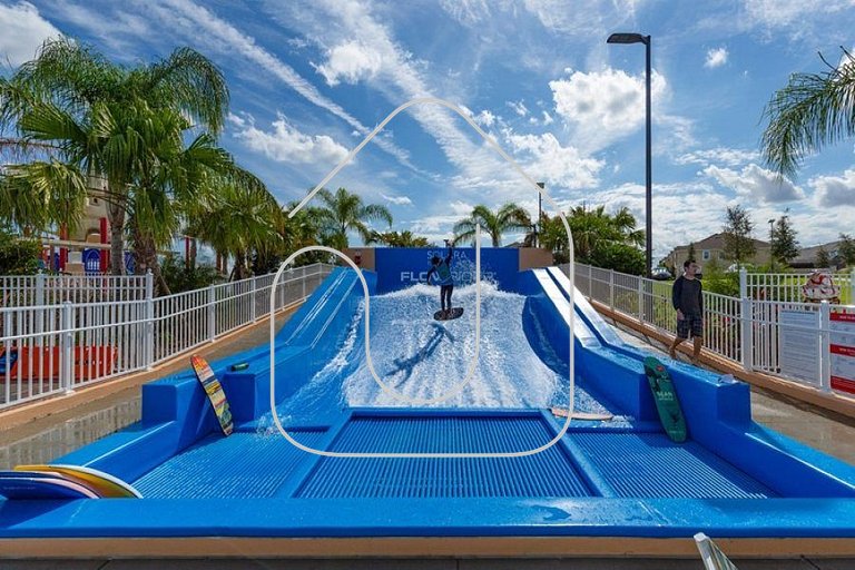 7 Q c/ Piscina & Game Room