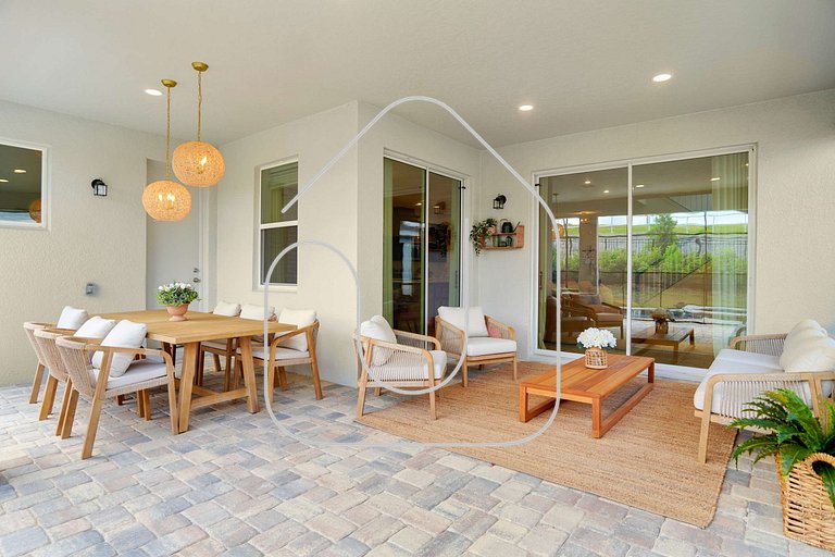 7 Q c/ Piscina & Game Room