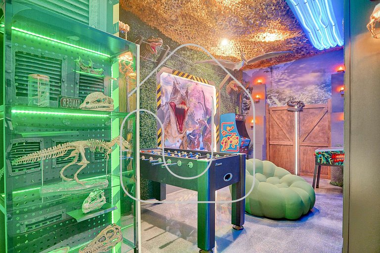 7 Q c/ Piscina & Game Room