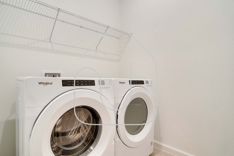 7 Q c/ Piscina & Game Room