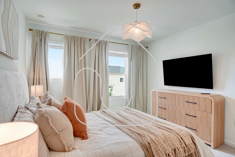 7 Q c/ Piscina & Game Room