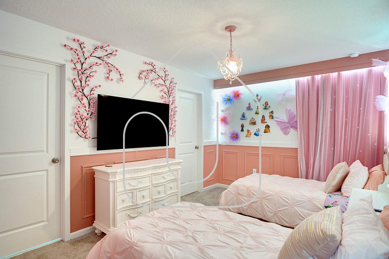 7‑BR w/ Private Pool & Game Room